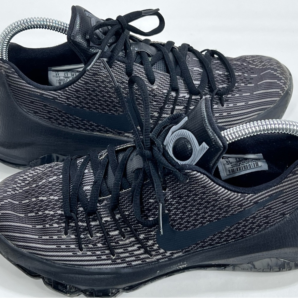 Nike | KD 8 | Blackout | Size 6Y Men / 7.5 Women | 2015 | 768867-001